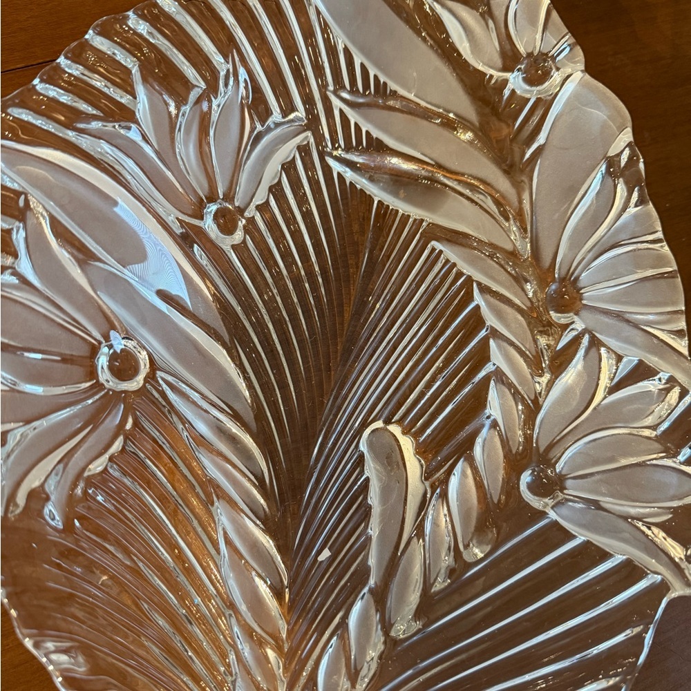 Mikasa Crystal Leaf Shaped Dish Floral Ribbed - Picture 3 of 7